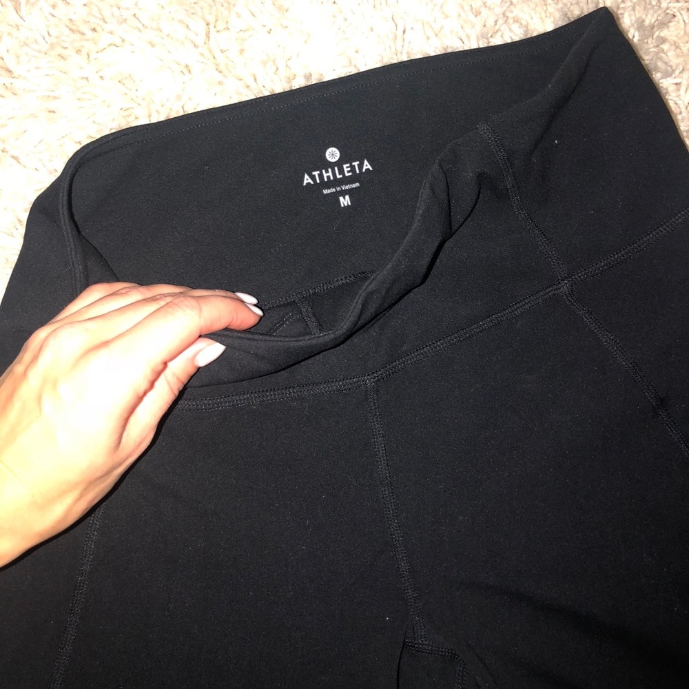 Athleta Black Size 6 “salutation kick flare” crop